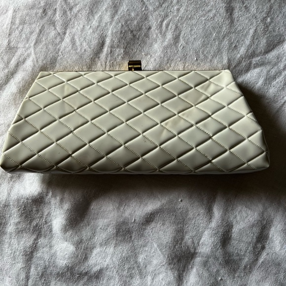Sophisticated Cream Quilted Wristlet Clutch - Picture 1 of 5